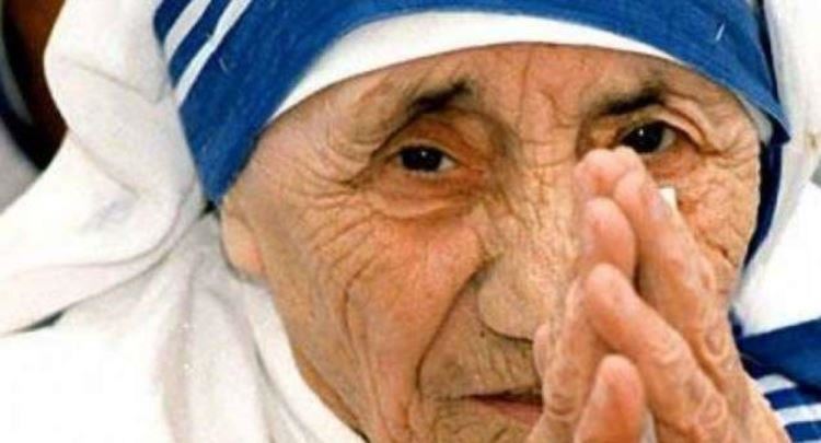 Dy ngjarjet më të bukura që i ka përjetuar Nënë Tereza, dëshmi e dashurisë së vërtetë