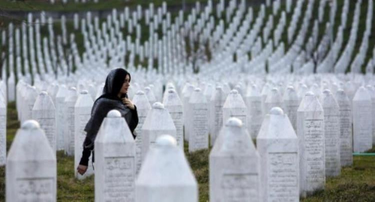 KMDLNJ: Mosnderimi i viktimave të masakrës së Srebrenicës, solidarizim me krimin