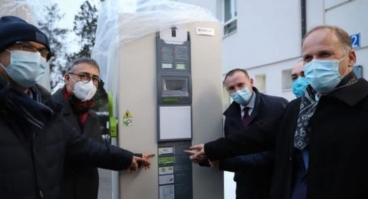 Arrijnë në Kosovë frigoriferët për ruajtjen e vaksinave anti-Covid