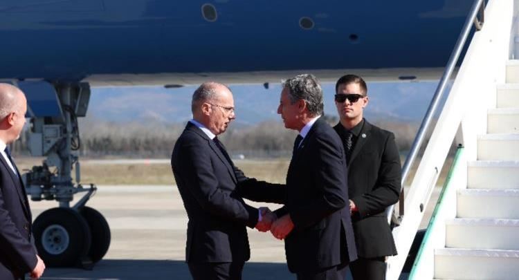 Sekretari Amerikan i Shtetit, Antony Blinken, mbërrin në Shqipëri