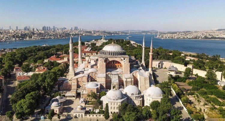 Turqi: Bazilika e Shën Sofisë bëhet xhami