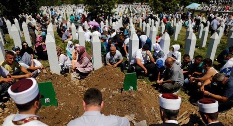 Ish-diplomatja 25 vite pas masakrës: Në Srebrenicë Evropa dështoi
