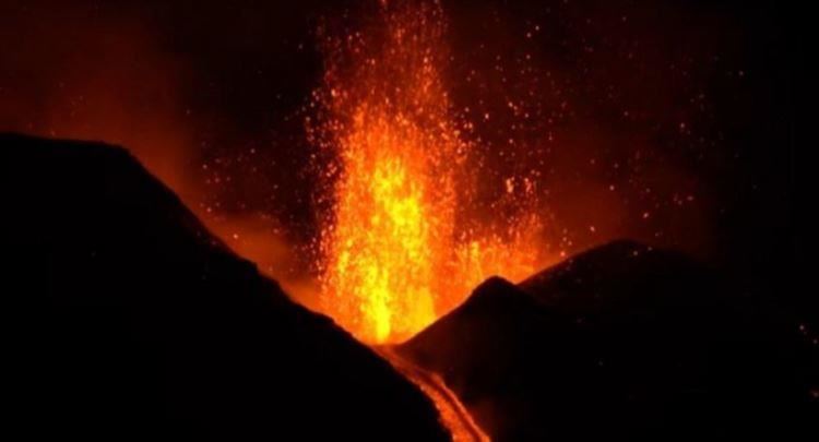Etna sërish nxjerr llavën, një shpërthim i tillë i vullkanit nuk është parë prej dekadave