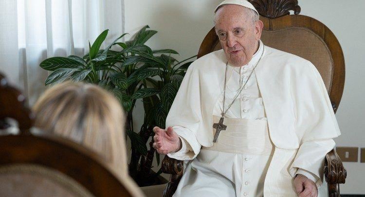 Papa: paqja e arritur me bisedime është më mirë se lufta pa fund