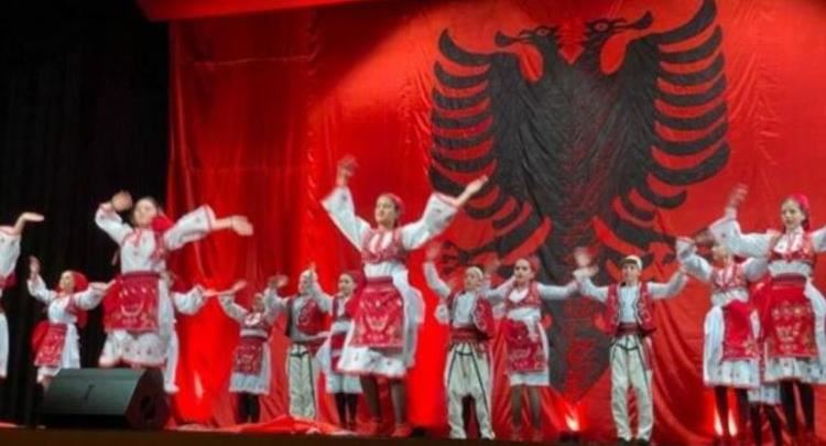 “Arbëresha” e Zvicrës, ansambli feston 19 vjetorin