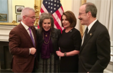 Del në pension Nancy Pelosi – u tregua mbështetëse e flaktë e Kosovës në 1999