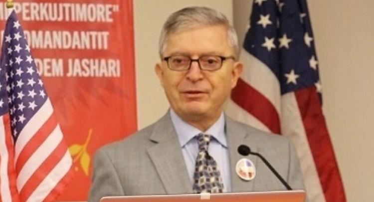 Një apel për politikën shqiptare që të shohë veten në pasqyrën e demokracisë