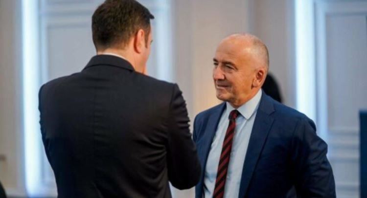 Rrëfimi i Muhaxherit: Si u bë kundërshtar i Abdixhikut dhe çfarë kryetari të ri të LDK-së do