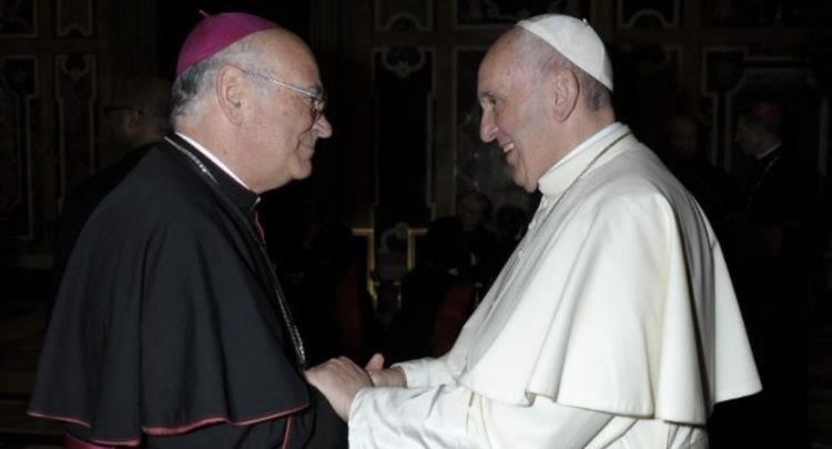 Imzot Massafra: Lutjet e urimet e Kishёs katolike tё Shqipёrisё pёr shёndetin e Papёs