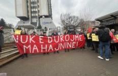 “Nuk e durojmë më hajninë”, nis protesta kundër shtrenjtimit të energjisë elektrike
