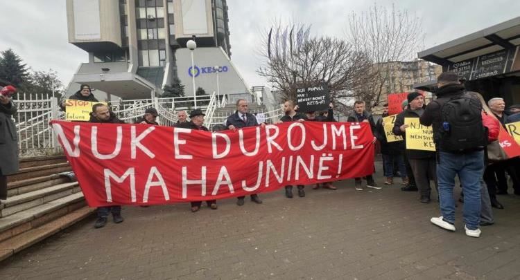“Nuk e durojmë më hajninë”, nis protesta kundër shtrenjtimit të energjisë elektrike