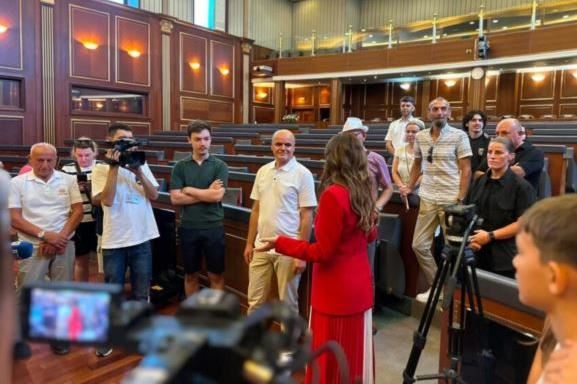 Mërgimtarët në Kuvend: Bllokada është skandaloze, duam shtet që të krenohet Evropa
