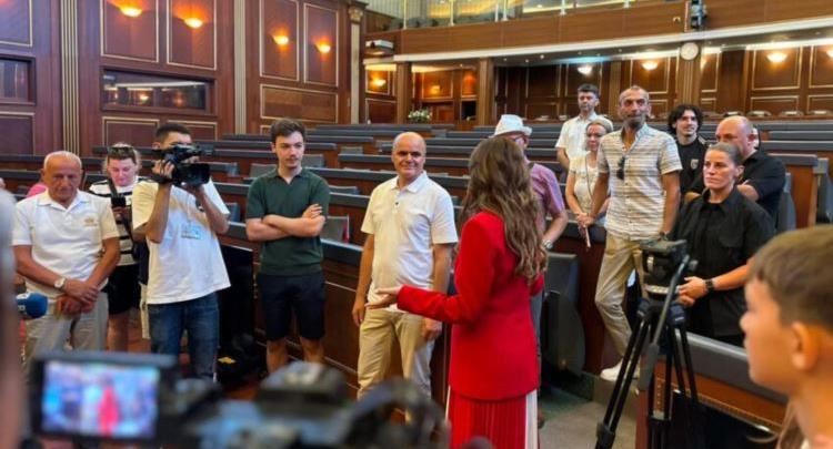 Mërgimtarët në Kuvend: Bllokada është skandaloze, duam shtet që të krenohet Evropa