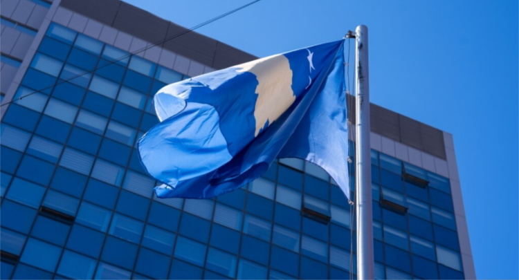 DW: Kosova drejt kolapsit financiar – Kriza politike, mungesa e buxhetit dhe institucionet e bllokuara rrezikojnë funksionimin e shtetit