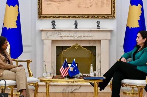 Para takimit me liderët partiakë, presidentja Osmani takon të Ngarkuarën me Punë në Ambasadën Amerikane