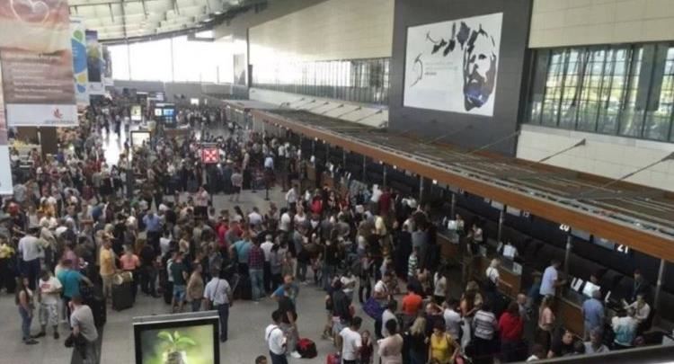 Festat rrisin trafikun ajror: Dhjetori me shifra të larta, 2025-a pritet të thyejë rekorde