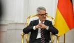 Ambasada gjermane: Po e përcjellim Kuvendin, presim që palët të veprojnë në përputhje me Kushtetutën