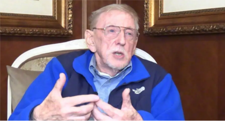 “Janë antiamerikanë, janë rebelë e duan të shkatërrojnë gjërat”, Walker tregon se çka i tha ish-ambsadori Dell për Kurtin si aktivist dhe VV-në