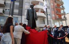 Në Klinë përjetësohet Dr.Ibrahim Rugova