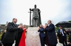 Në 581 vjetorin e unitetit shqiptar – përurohet shtatorja e Gjergj Kastriotit në Lezhë