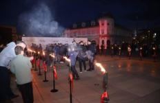 Edhe në Prishtinë ndizen flakadanë për Epopenë e UÇK-së