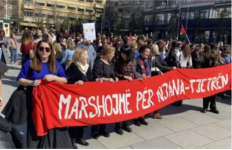 “Marshojmë për njëra-tjetrën”, nis nga sheshi “Zahir Pajaziti” marshi për 8 Mars
