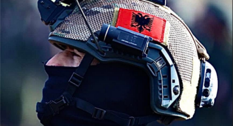 NATO uron me foton e një ushtari shqiptar: Bashkohuni me ne për të festuar Ditën Kombëtare të aleatit tonë, Shqipërisë