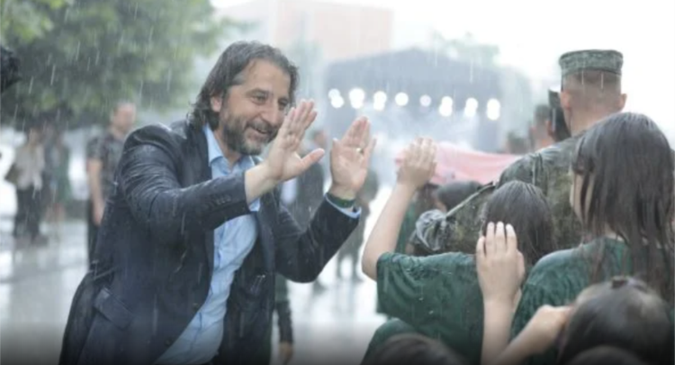 Ramën s’e ndal as shiu, merr pjesë në paradën e fëmijëve me FSK-në