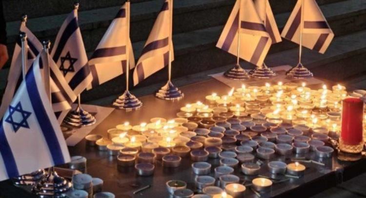 Ambasadorja e Izraelit falënderon kosovarët që ndezën qirinj për qytetarët e vrarë nga Hamasi
