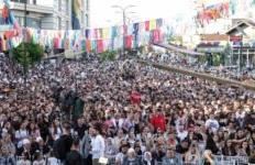 “Karnavali Golden Eagle 2022”, mijëra njerëz mbushin sheshin e Suharekës