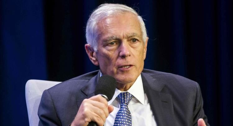 Wesley Clark: Ambiciet ruse pengojnë stabilitetin mes Kosovës dhe Serbisë