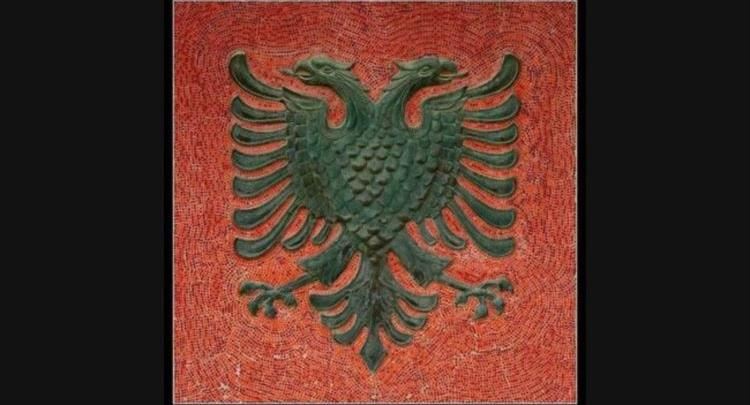 28 Nentori festë e të gjithë shqiptarëve: Gëzuar!