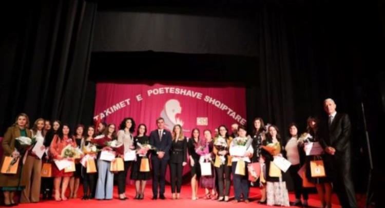 Në Vushtrri u mbajtën"Takimet e Poeteshave Shqiptare"