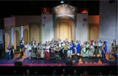 “Carmen” ngufatet midis shkëlqimit në skenë dhe mjerimit në prapaskenë