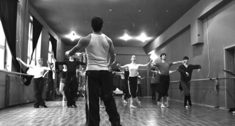 Baleti Kombëtar i Kosovës vjen me premierën e parë për këtë vit, sjell një frymë të re
