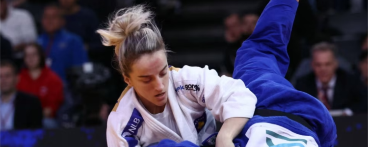 Distria Krasniqi e fiton medaljen e artë në Grand Slamin e Parisit