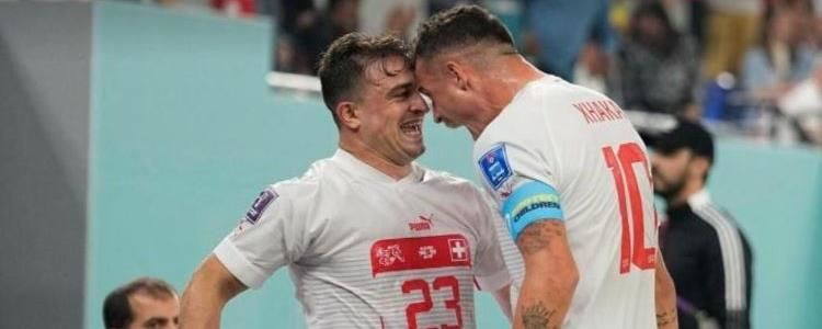 Shaqiri e Xhaka ia tregojnë vendin Serbisë, e dërgojnë në shtëpi