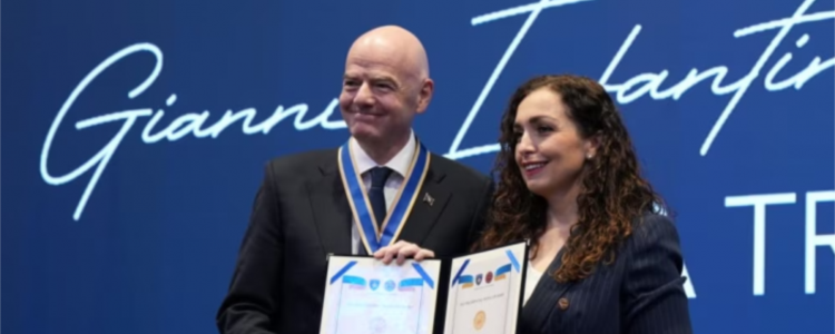 Osmani dekoron Presidentin e FIFA-s, Gianni Infantino me medalje nderi