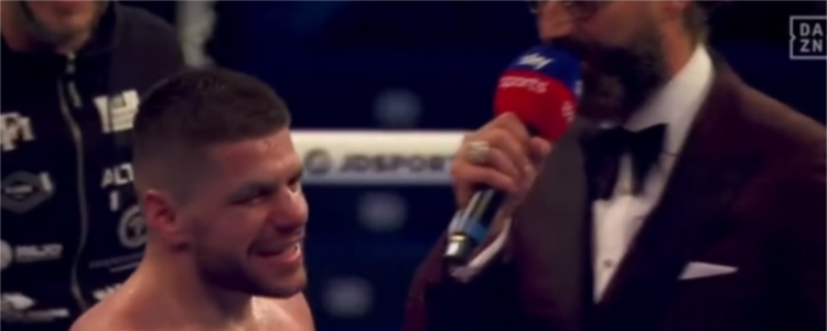 I papërsëritshmi Florian Marku, e mund boksierin ukrainas dhe shpallet kampion