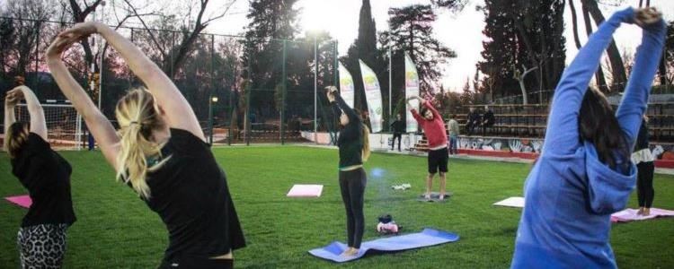 Joga në parkun e Tiranës