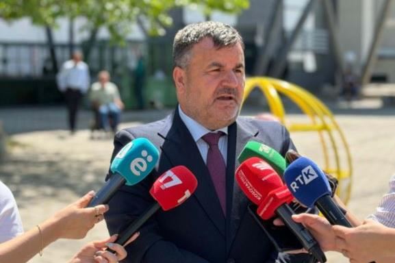 Avokati i Popullit: Të ndalet ekspozimi i fëmijëve në fushatën zgjedhore