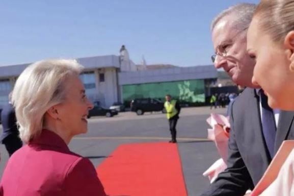 Shefi i Zyrës së BE mirëpret Von der Leyen: Vizita e saj vjen në kohën kur partitë duhet të veprojnë për Presidentin