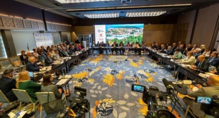 Procesi i Berlinit, Konjufca kërkon trjatim të barabartë për të gjitha shtetet e rajonit, ngre shqetëisme për shqiptarët e Luginës