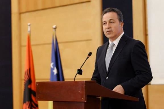 Kryetari i Kuvendit të Shqipërisë, Niko Peleshi, viziton Kosovën