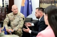 Komandanti amerikan premton vazhdimin e bashkëpunimit në fushën e mbrojtjes me Kosovën