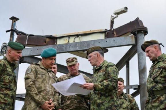 Komandanti i KFOR-it thotë se deri tani në vijën kufitare Kosovë-Serbi s’ka pasur incidente serioze që kërcënojnë stabilitetin rajonal