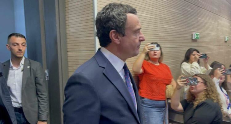 Paraqitja e Kurtit në gjykatë| Kritikohet që refuzoi t’i përgjigjet Prokurorisë: Krijoi mosbesim në sistemin e drejtësisë