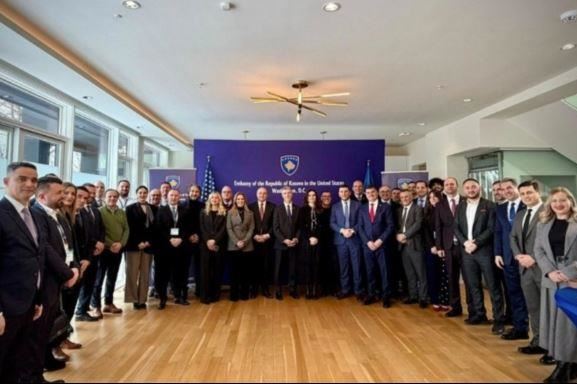 “Lutjet e Mëngjesit” në ShBA, Kosova me delegacion mbi 30 veta, mungon Qeveria Kurti dhe VV-ja