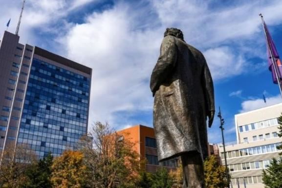 Osmani takon krerët partiakë pas shpërndarjes së Kuvendit