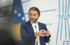 Rama: Të dhimbshme pamjet e qytetarëve duke u rrahur e mjekuar në QKUK – Kurti iku me xhipa të zi